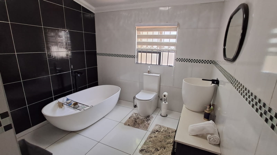 4 Bedroom Property for Sale in Parys Free State